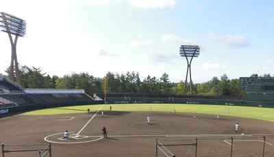 2回戦は県立野球場で行われました